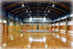 東北中学校武道場
